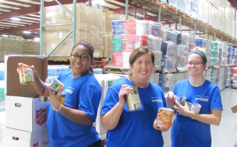 JP Morgan Chase Volunteers Give Back to Disaster Relief
