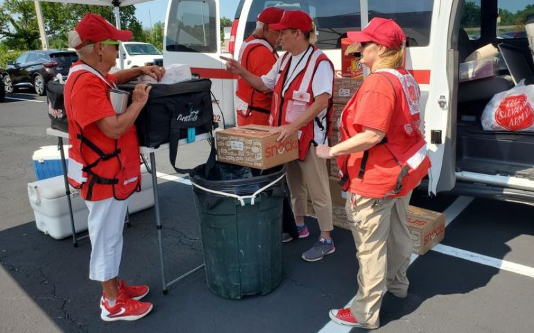 The Salvation Army Distributes More Than 600 Meals at First St. Louis-Area Flood Aid Event