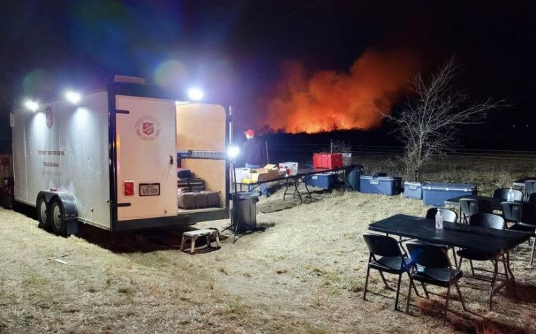 Salvation Army Texas Deploys to Serve at Eastland County Fires