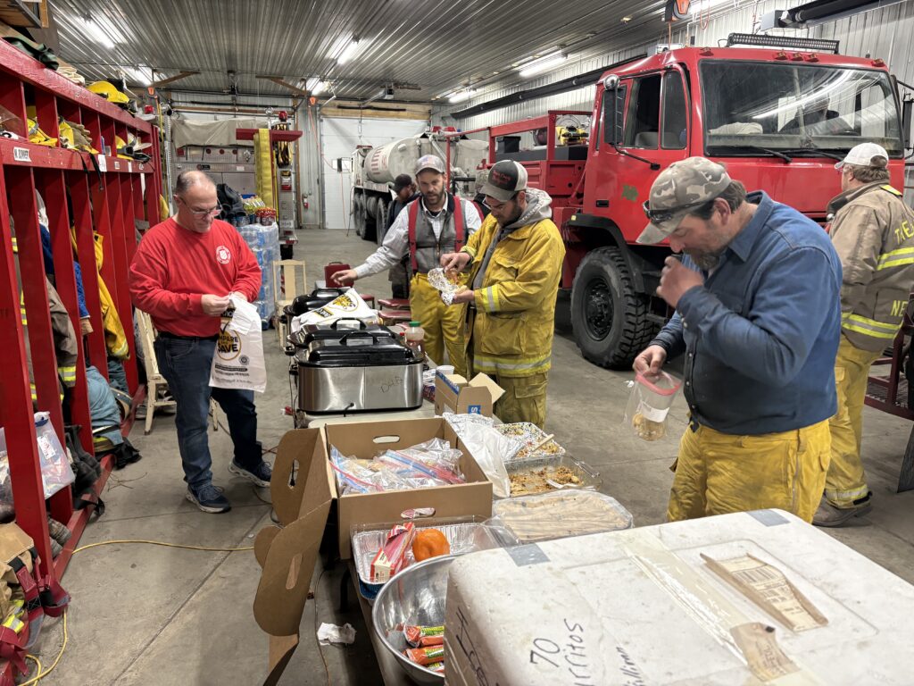 OMAHA-BASED SALVATION ARMY DISASTER-RELIEF TEAM SERVING HUNDREDS OF MEALS TO FIREFIGHTERS IN SANDHILLS COMMUNITY OF HYANNIS — AMID LATEST NEBRASKA WILDFIRES